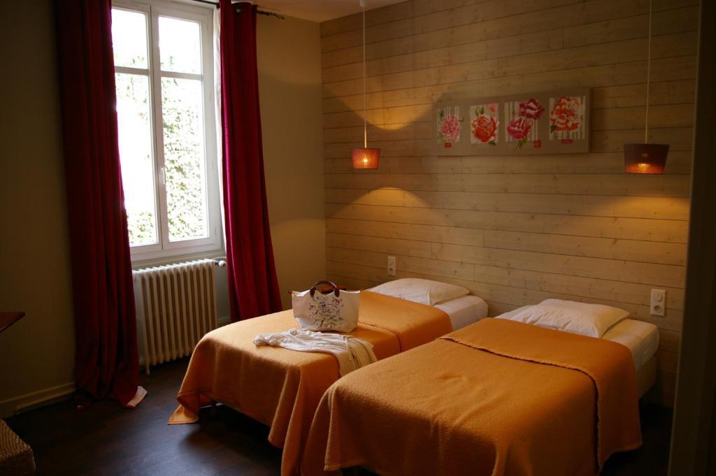 Logis Hotel Le Cheval Noir Argenton Sur Creuse Eksteriør billede